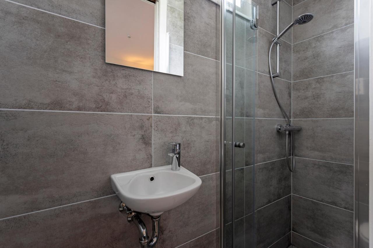 Studio Baarn With Patio, Airco, Pantry, Bedroom, Bathroom, Privacy - Amsterdam, Utrecht المظهر الخارجي الصورة