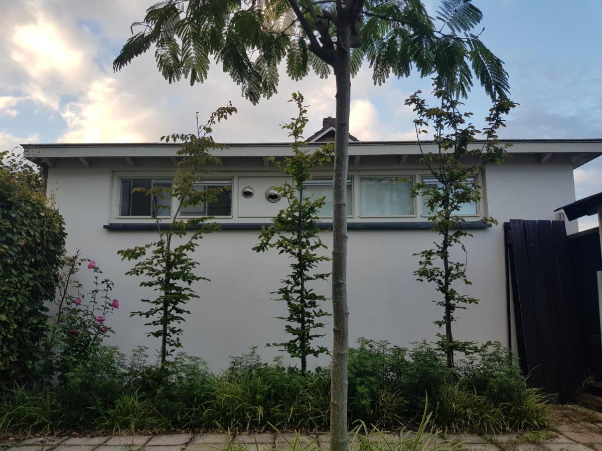 Studio Baarn With Patio, Airco, Pantry, Bedroom, Bathroom, Privacy - Amsterdam, Utrecht المظهر الخارجي الصورة